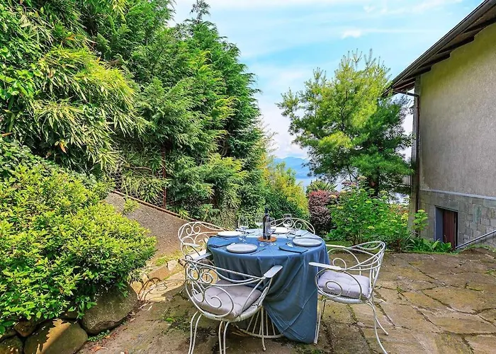 펜션 Lovely With Amazing Views! - Casa Laura 스트레사